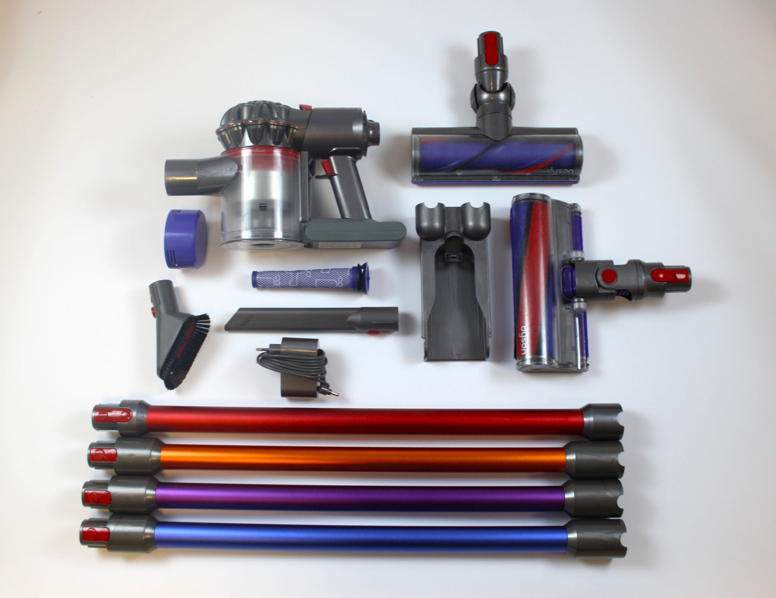 Dyson V8